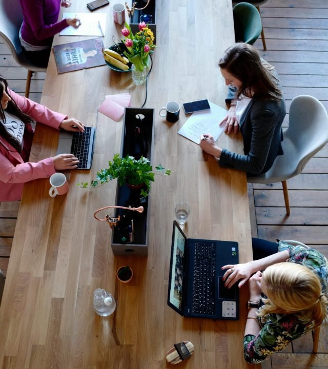 pexels-cowomen-1058097-2041627